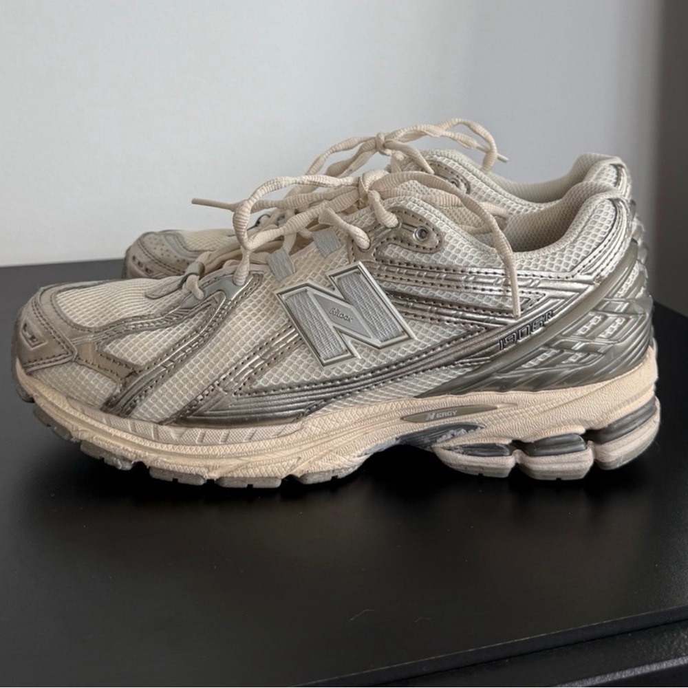 New Balance 1906R  - W8